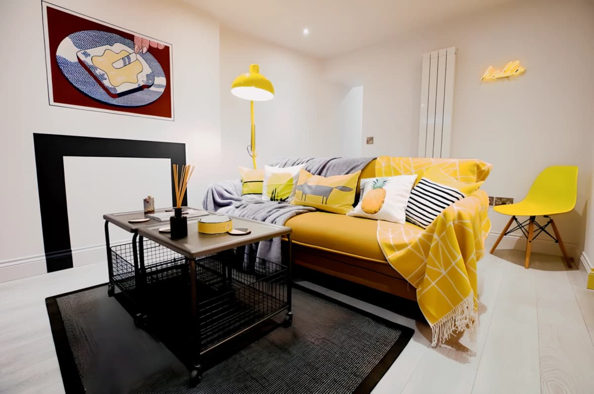 2 Beds 1.5 Bathroom