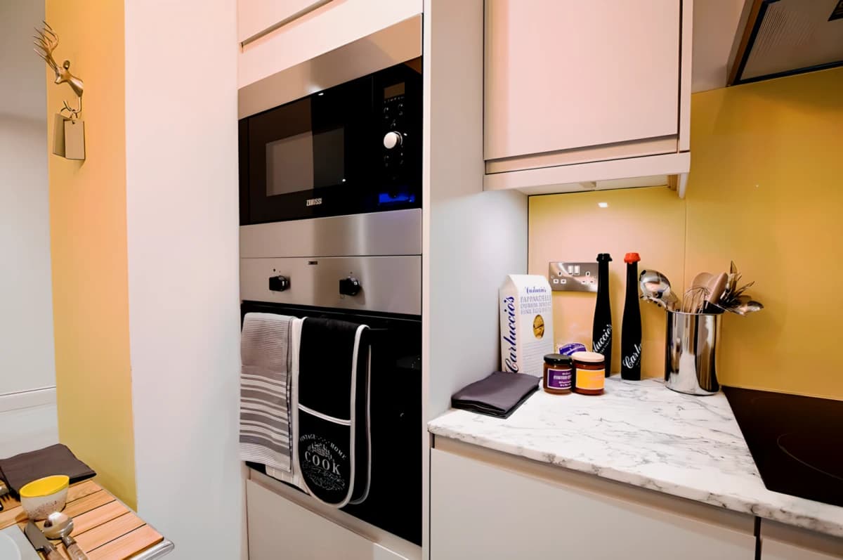 2 Beds 1.5 Bathroom