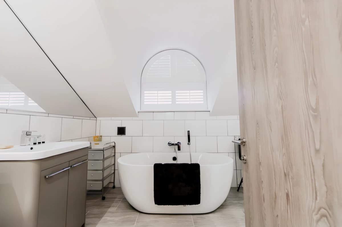 2 Bedrooms 2 Bathroom