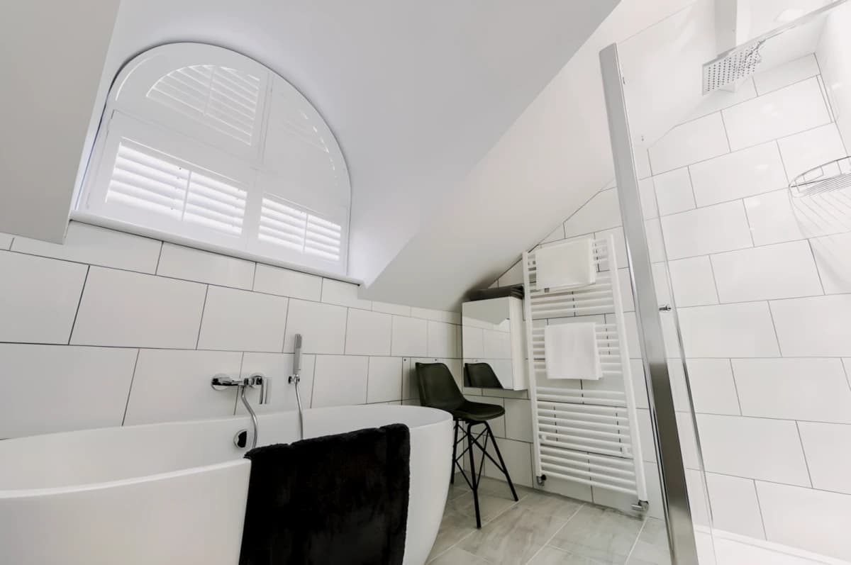 2 Bedrooms 2 Bathroom