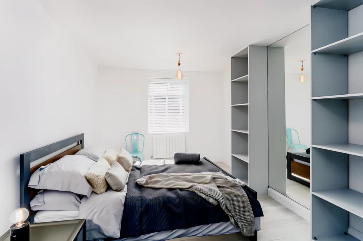 2 Bedrooms  2 Bathroom