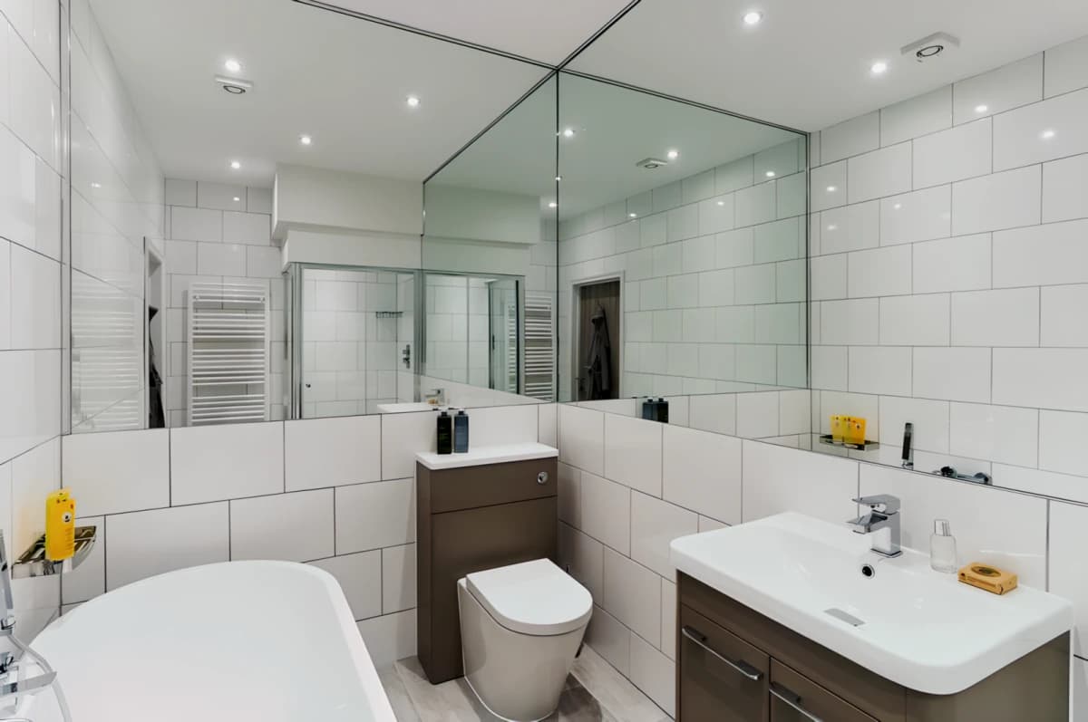2 Bedrooms  2 Bathroom