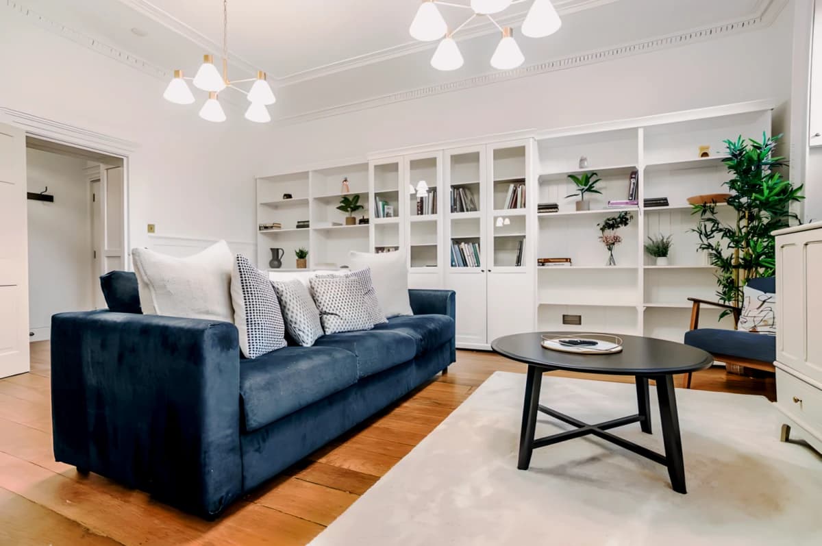 2 Bedrooms  2 Bathroom