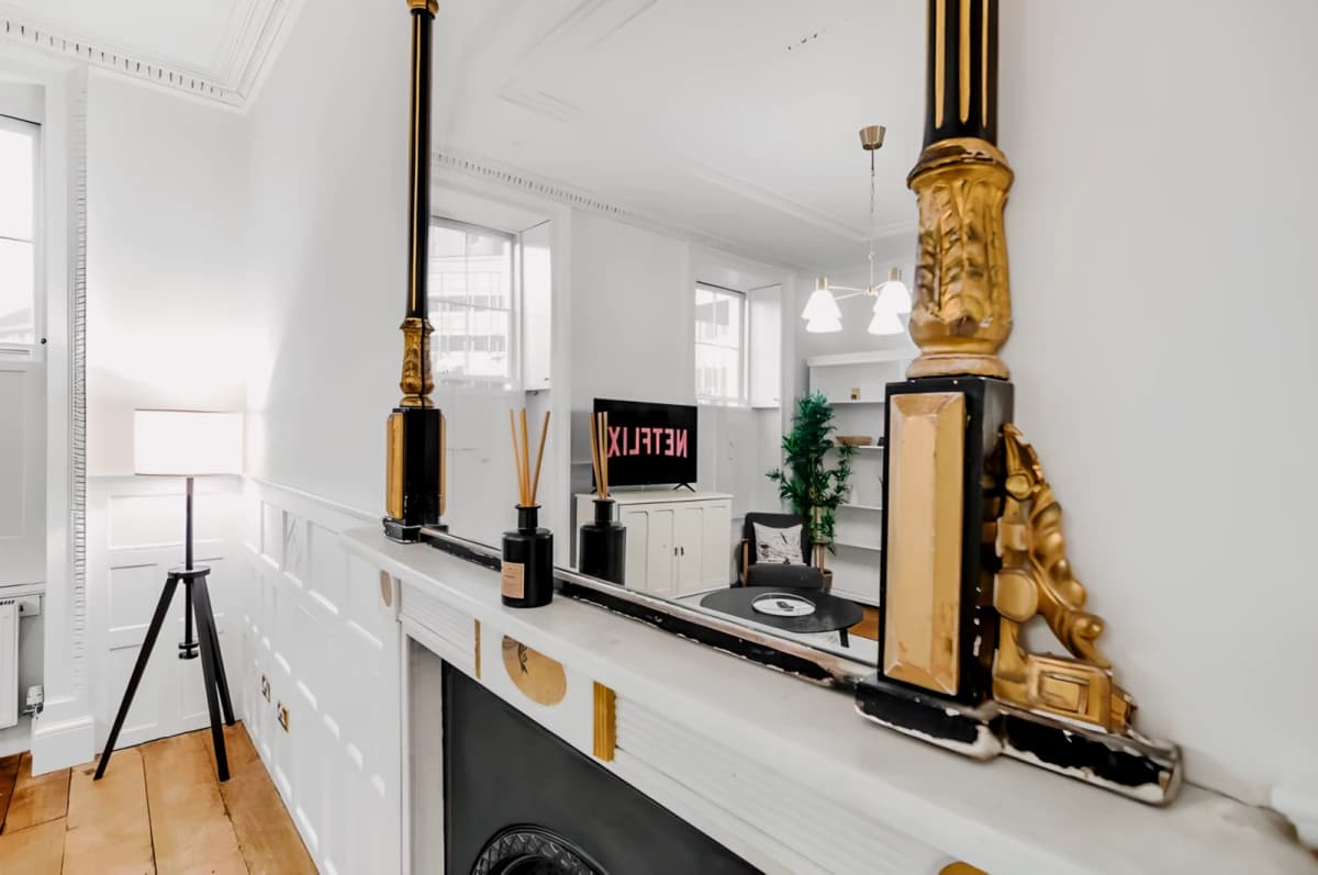 2 Bedrooms  2 Bathroom