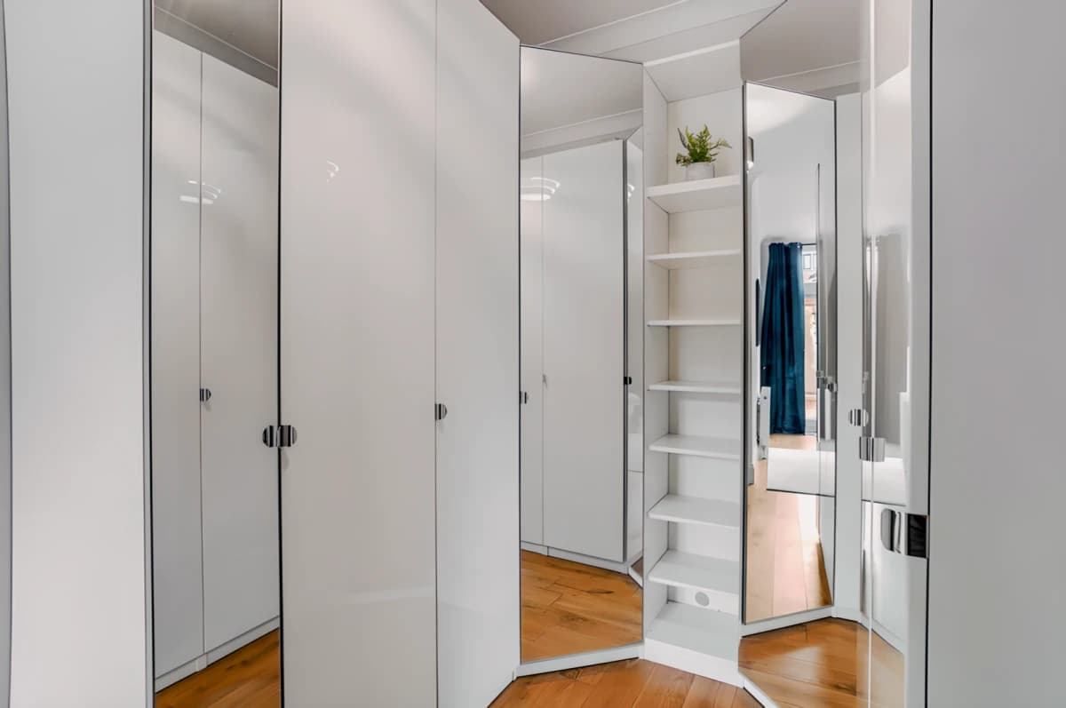 2 Bedrooms  2 Bathroom