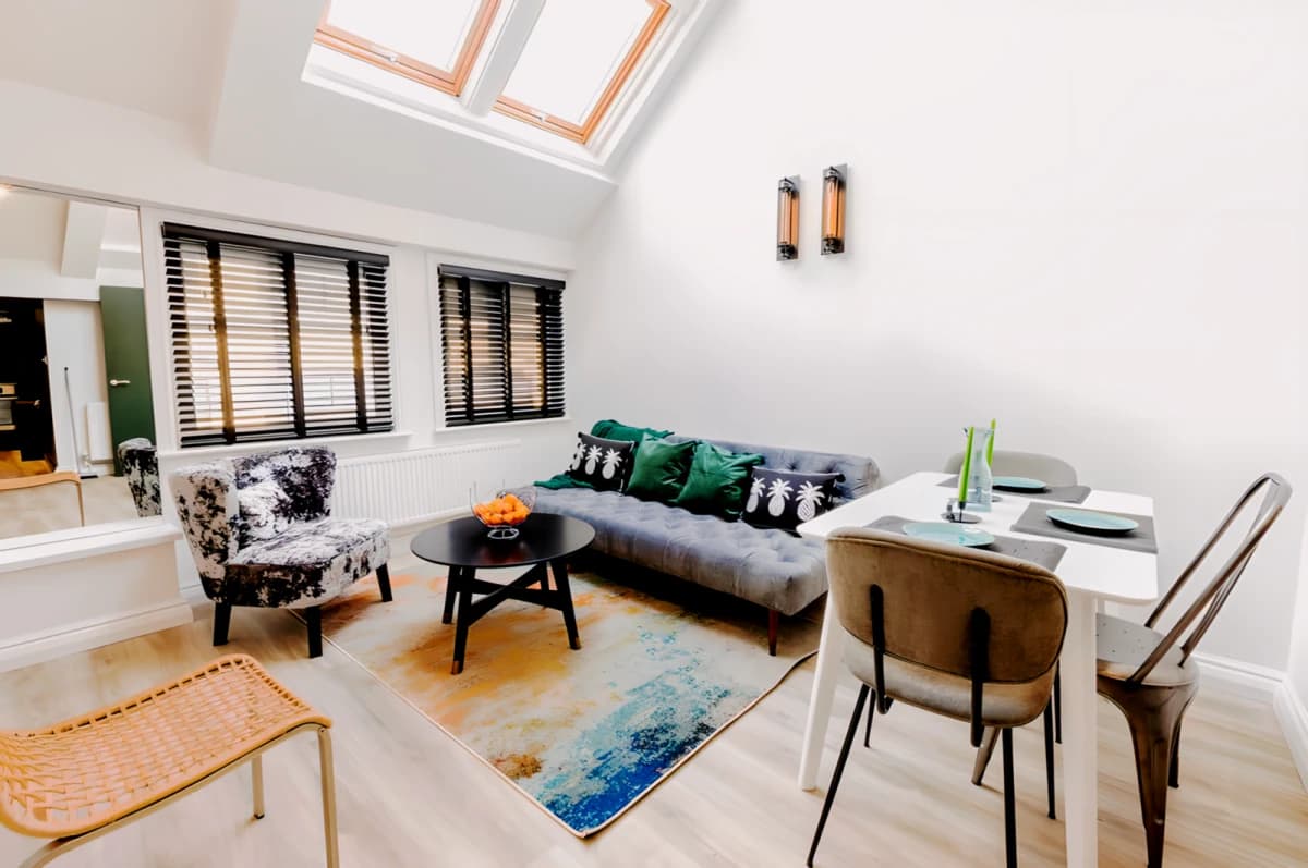 2 Bedrooms 2 Bathroom