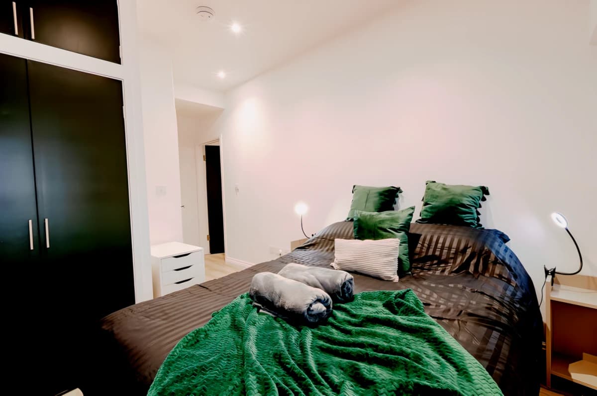 2 Bedrooms 2 Bathroom