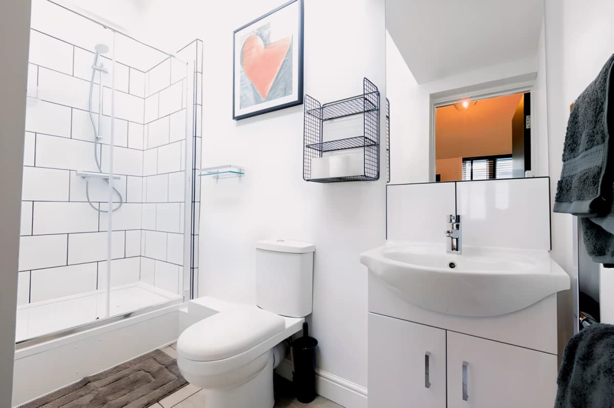 2 Beds  2 Bathroom