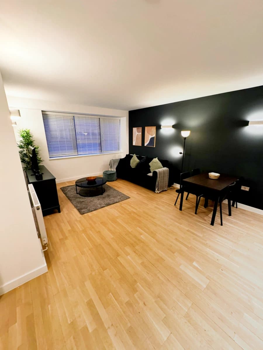 2 Bedrooms 2 Bathroom