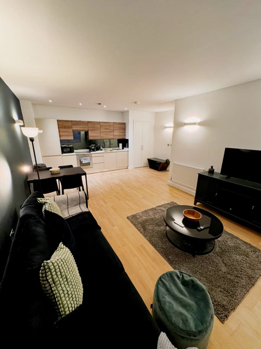 2 Bedrooms 2 Bathroom