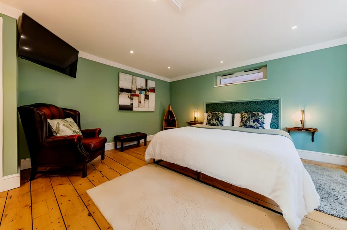 2 Bedrooms 2 Bathroom