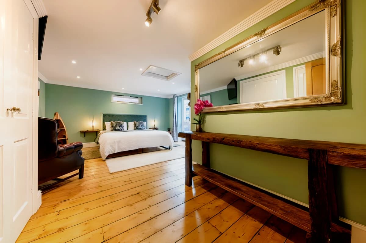 2 Bedrooms 2 Bathroom