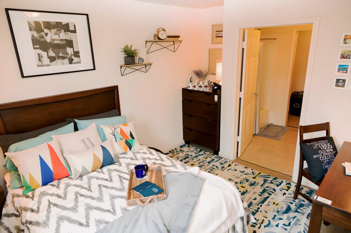 The View Apartments image