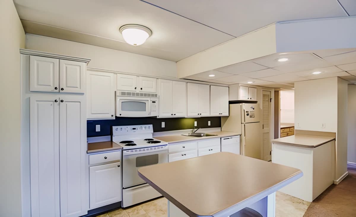 The Oaks Apartments image