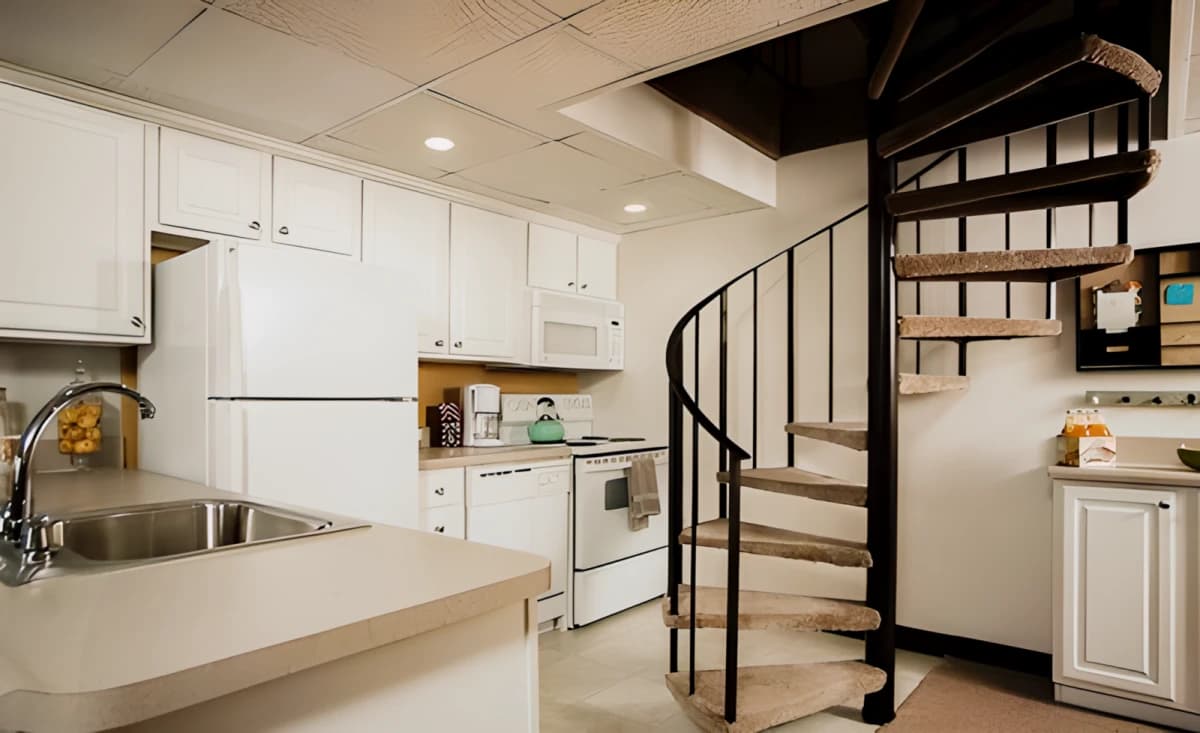 The Oaks Apartments image