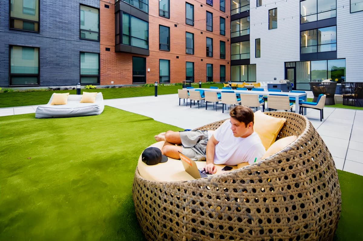 Outdoor Features