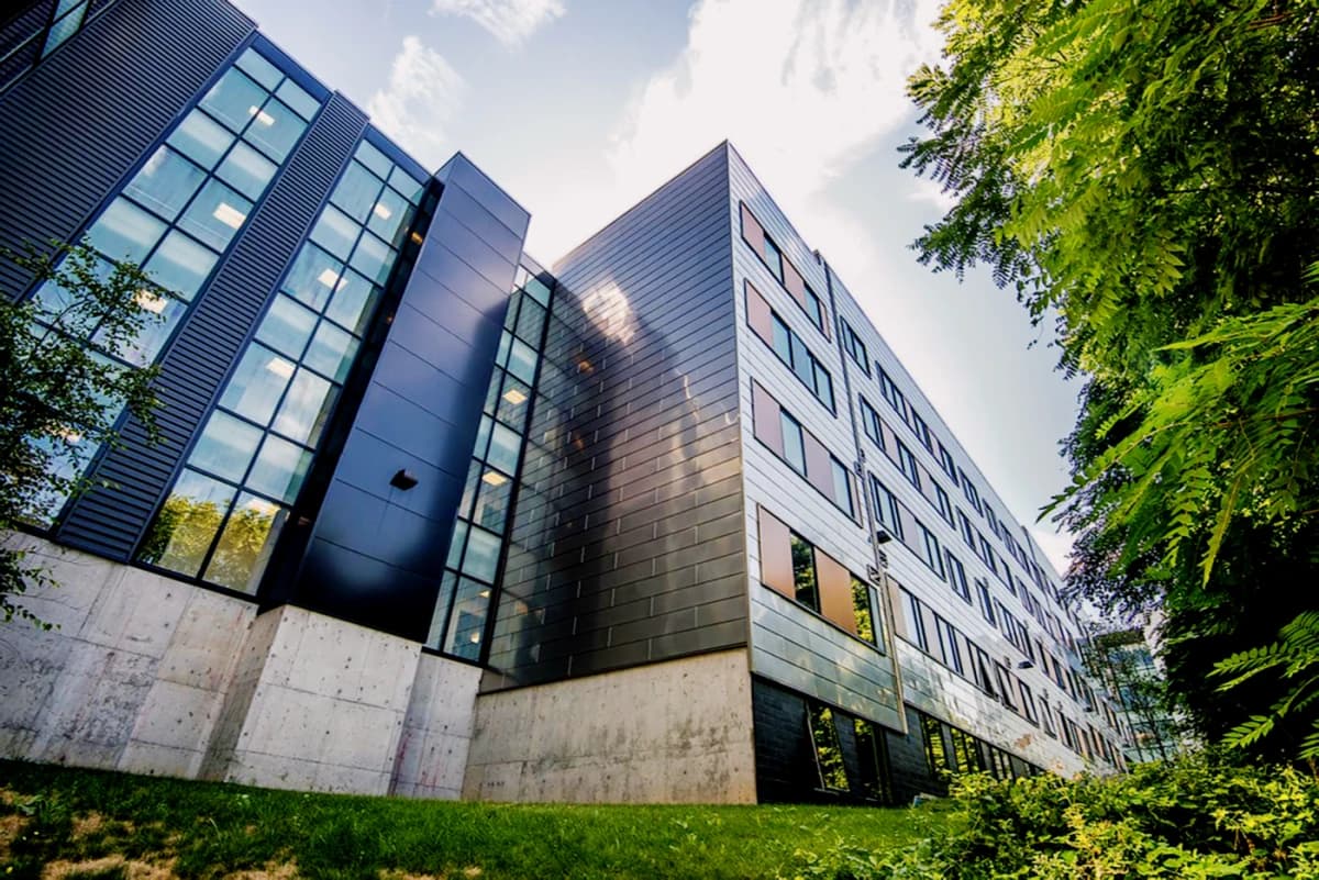 Campus West image 2