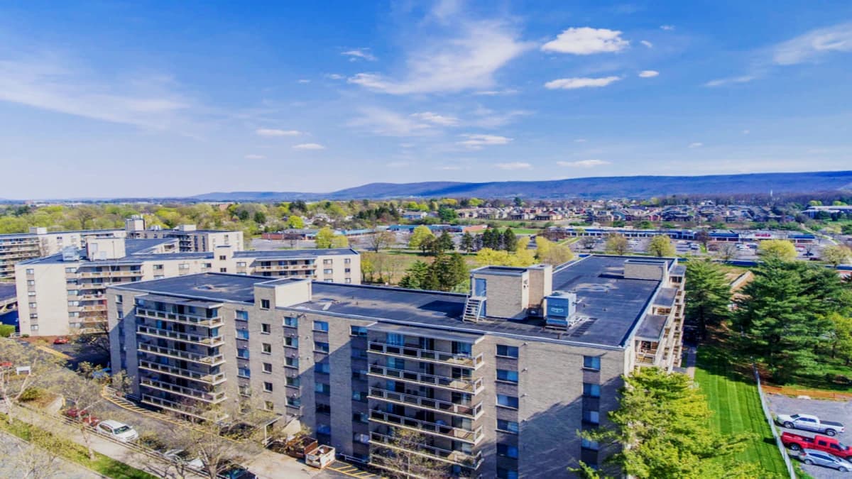 Parkway Plaza image