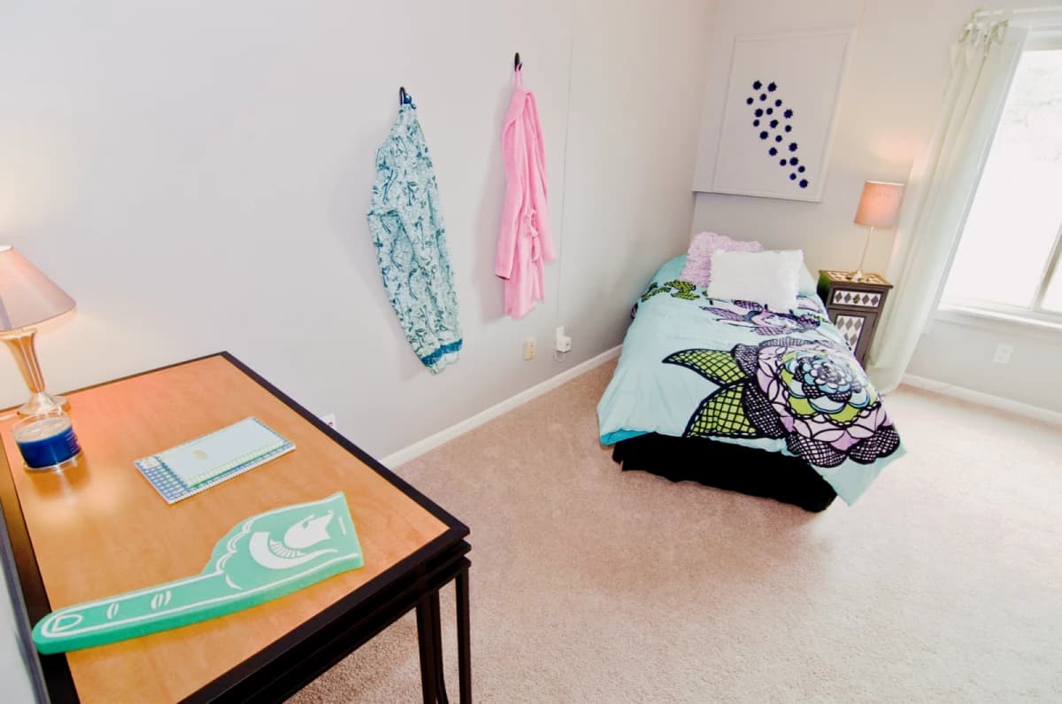 Campus Hill Apartments image 5
