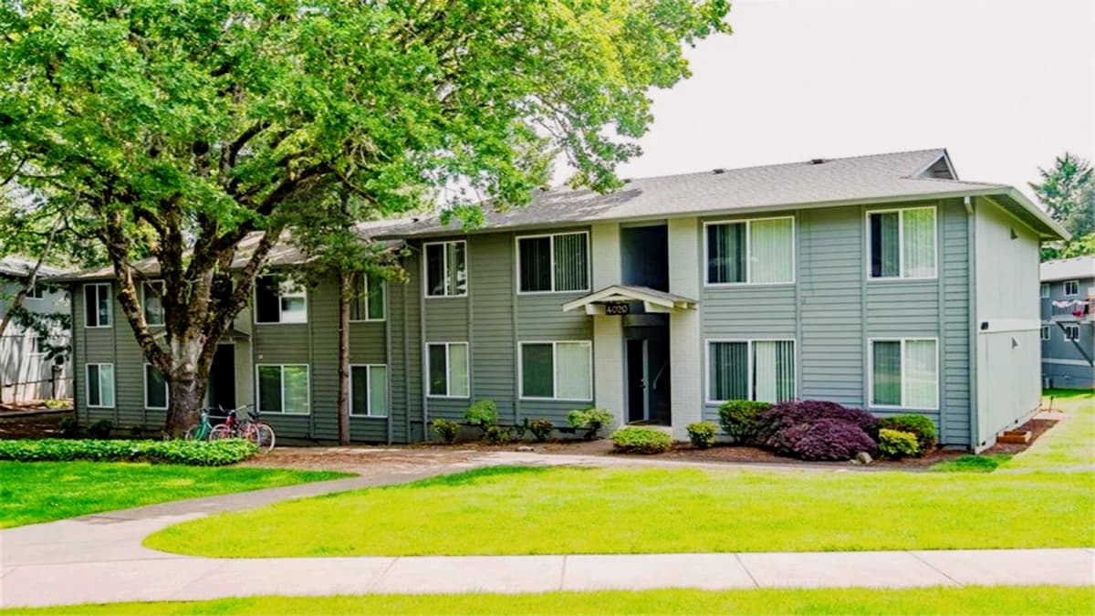Witham Hill Oaks Apartments image 2