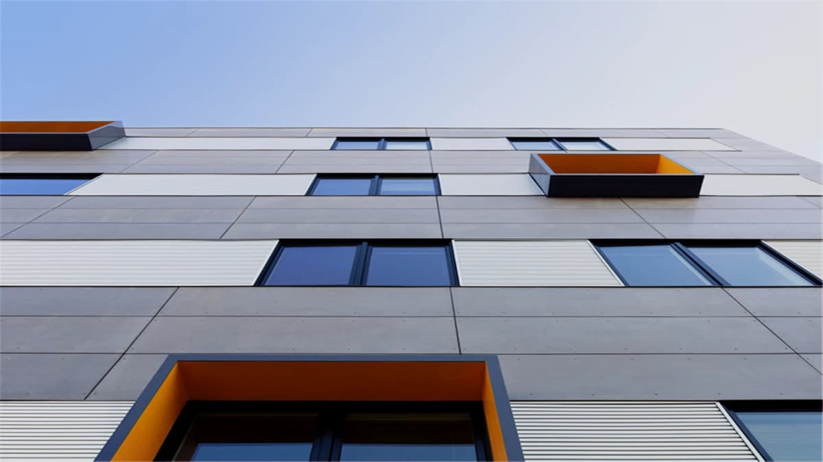 Skyline Apartments image 3