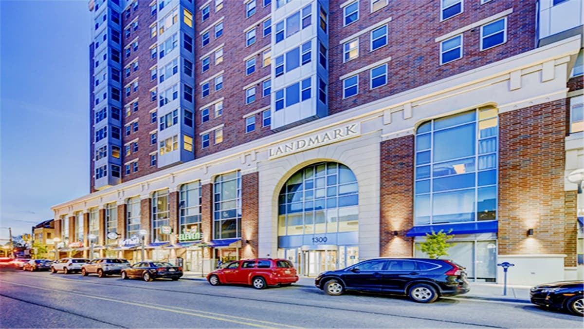 Landmark Apartments image 4