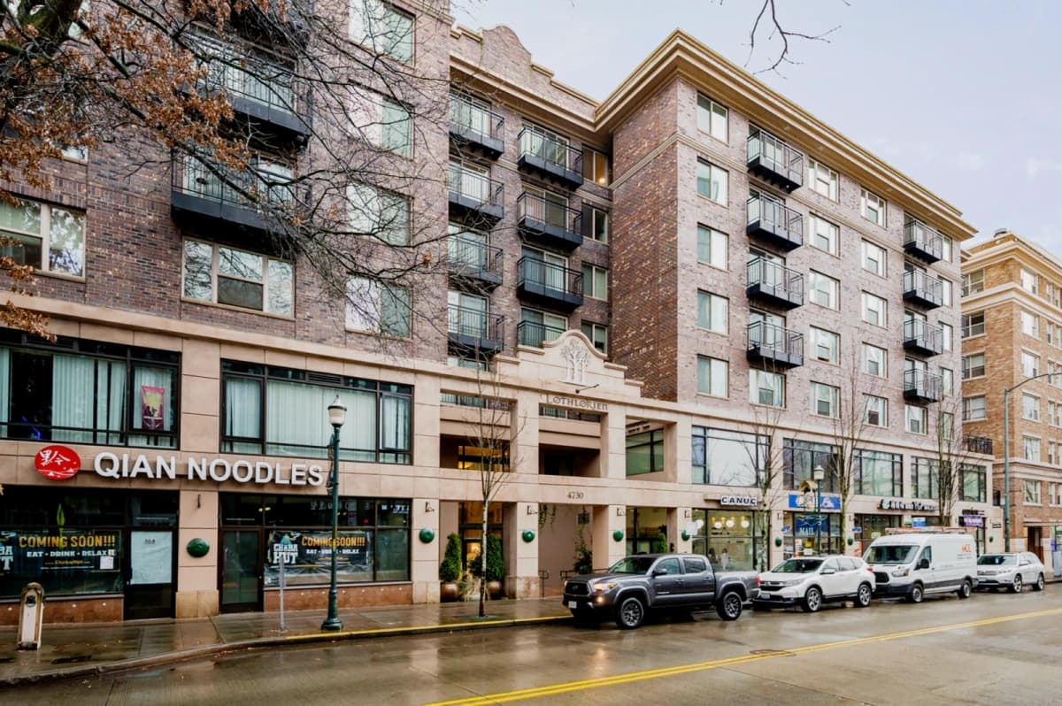 Yugo Seattle Lothlorien image 3