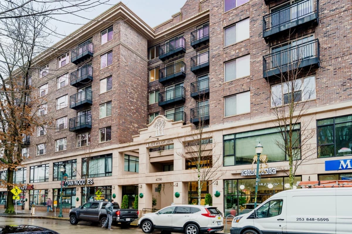 Yugo Seattle Lothlorien image 5