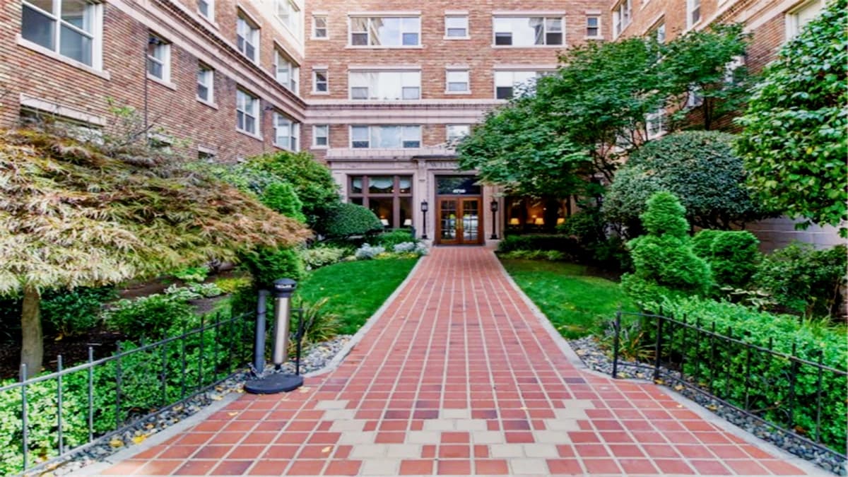Outdoor Features