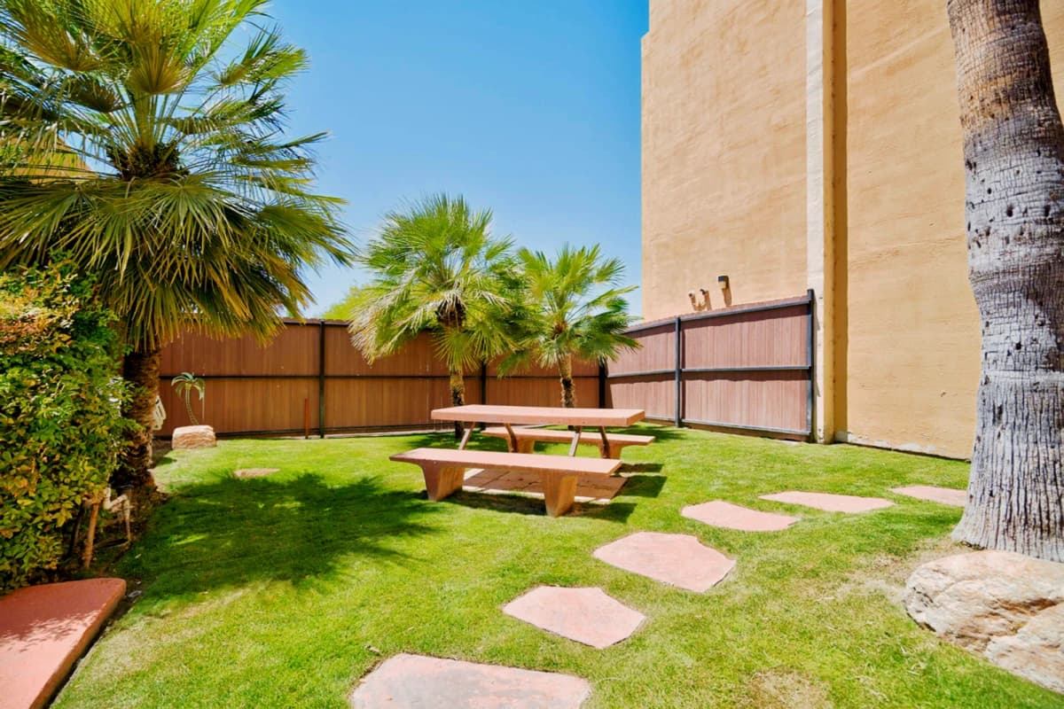 Outdoor Features