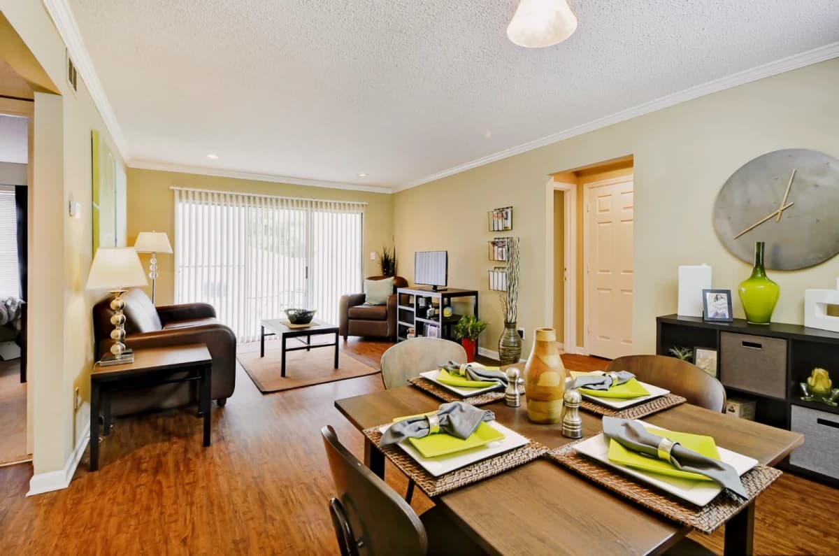 Enclave 425 image