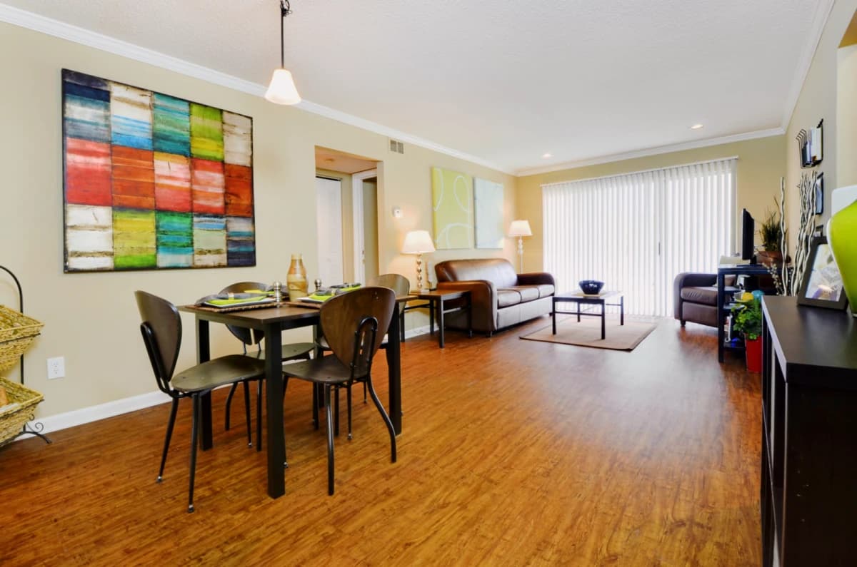 Enclave 425 image