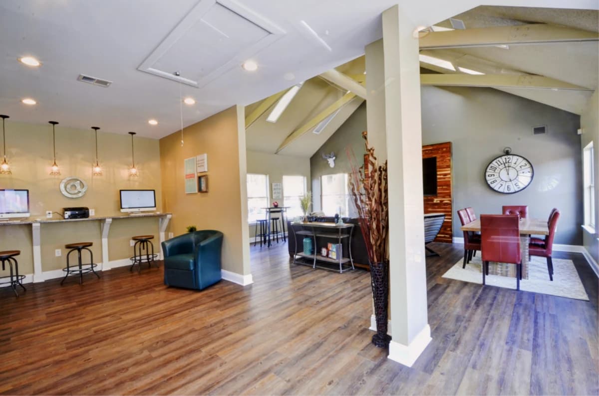 Arches On The Lake Student Living image