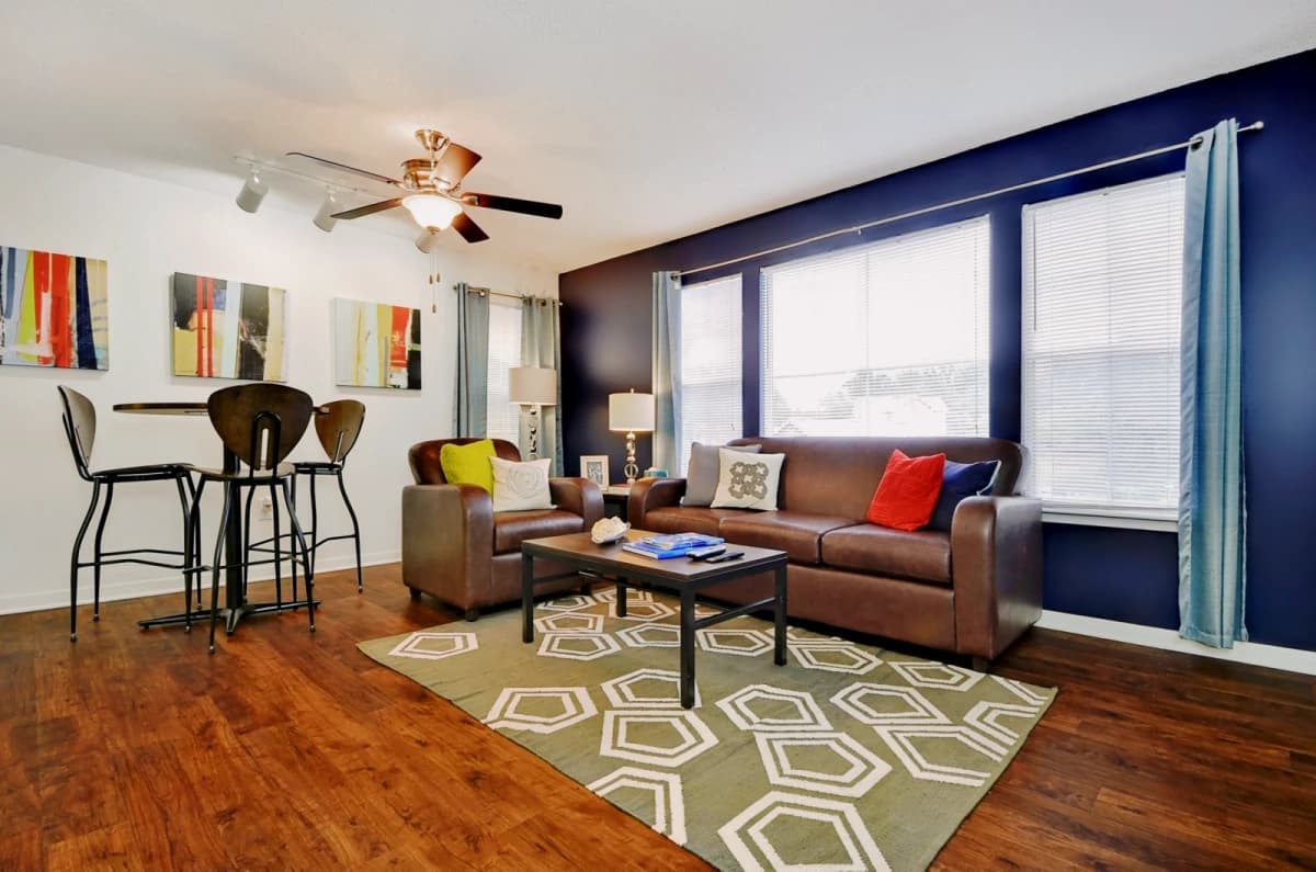 Enclave 425 image