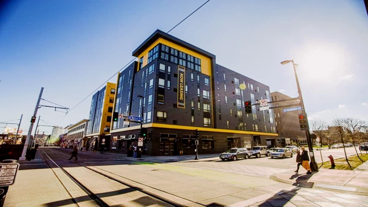 700 Washington image 3