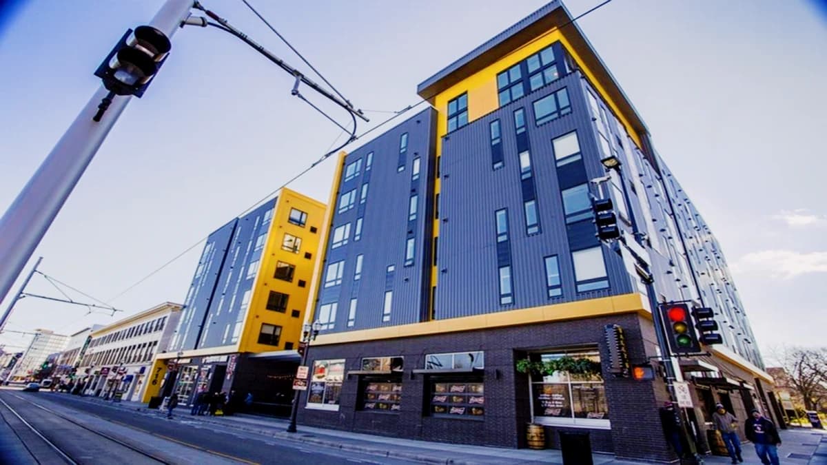 700 Washington image