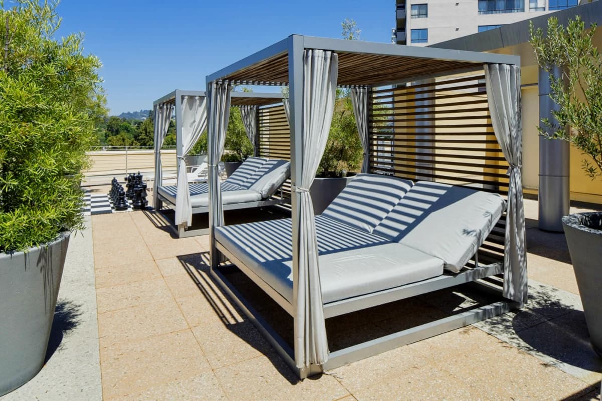 Outdoor Features