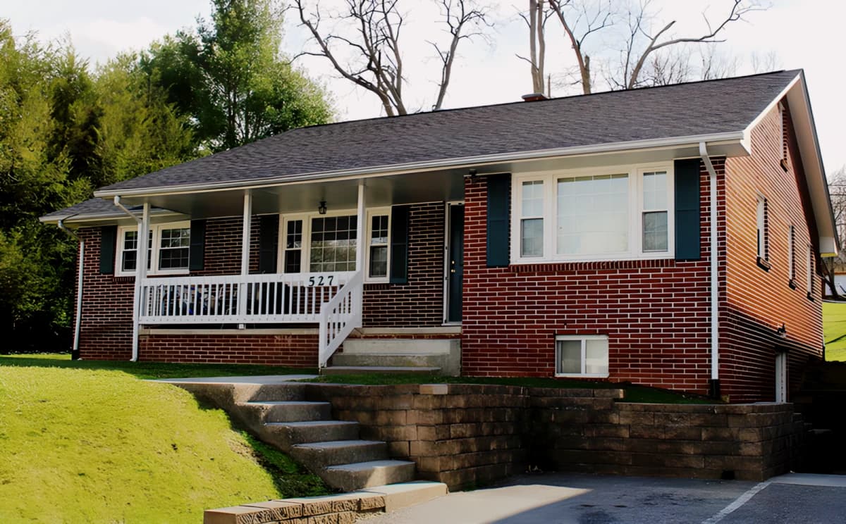 Willow Creek Radford at Fairfax Street image 4