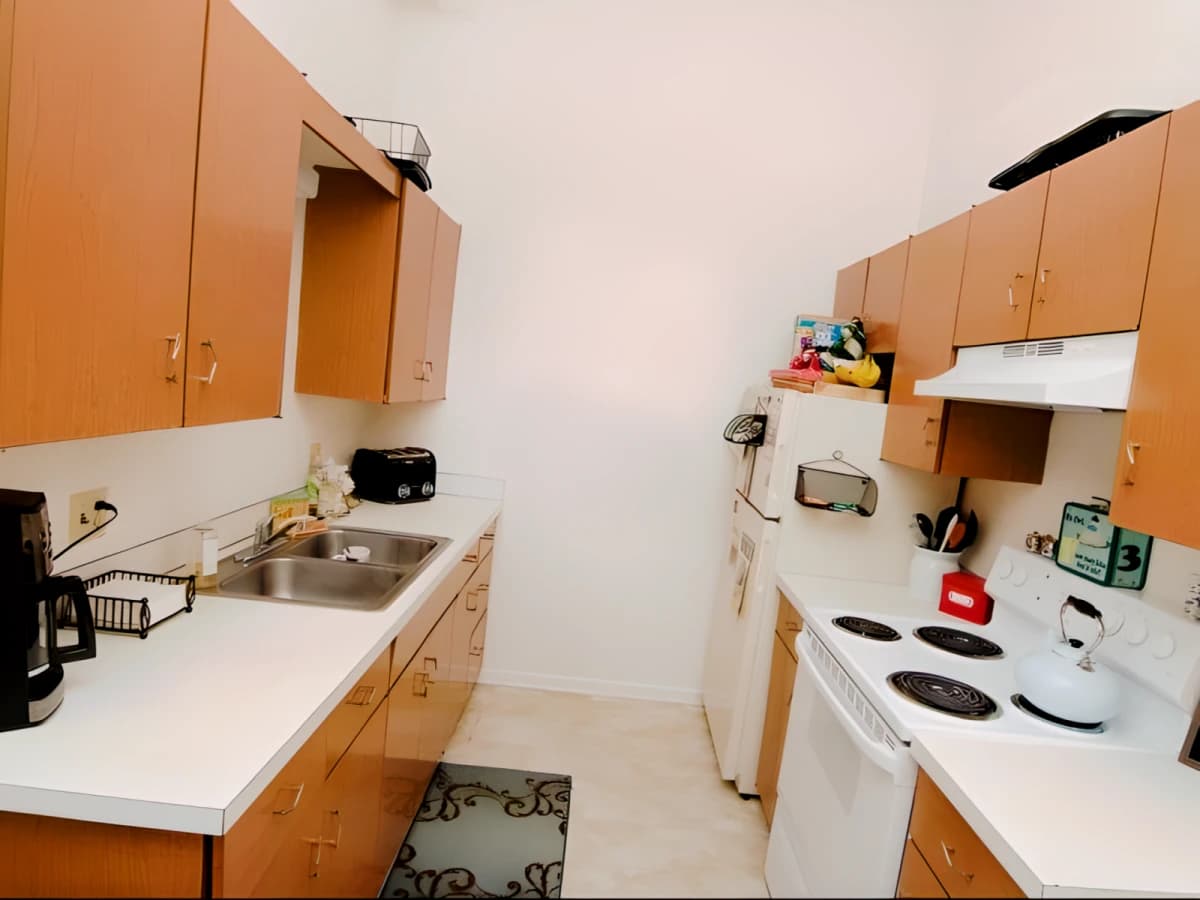 1016 Chester Apartments image 5