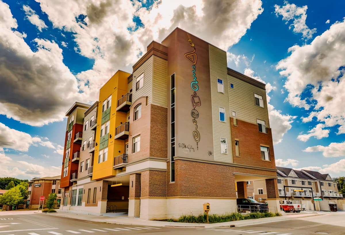 300 Grand Apartments image 4