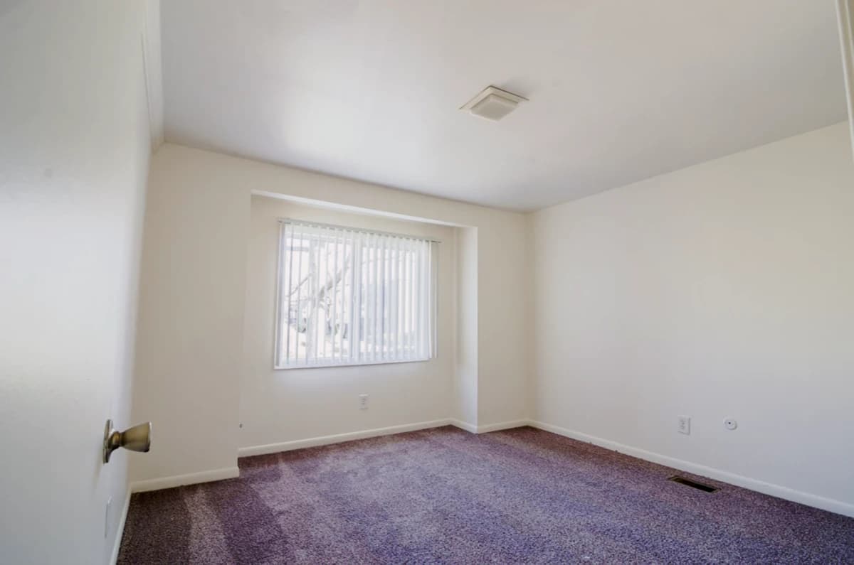 Carriage Hill East Apartments and Townhomes image