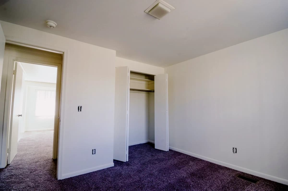 Carriage Hill East Apartments and Townhomes image