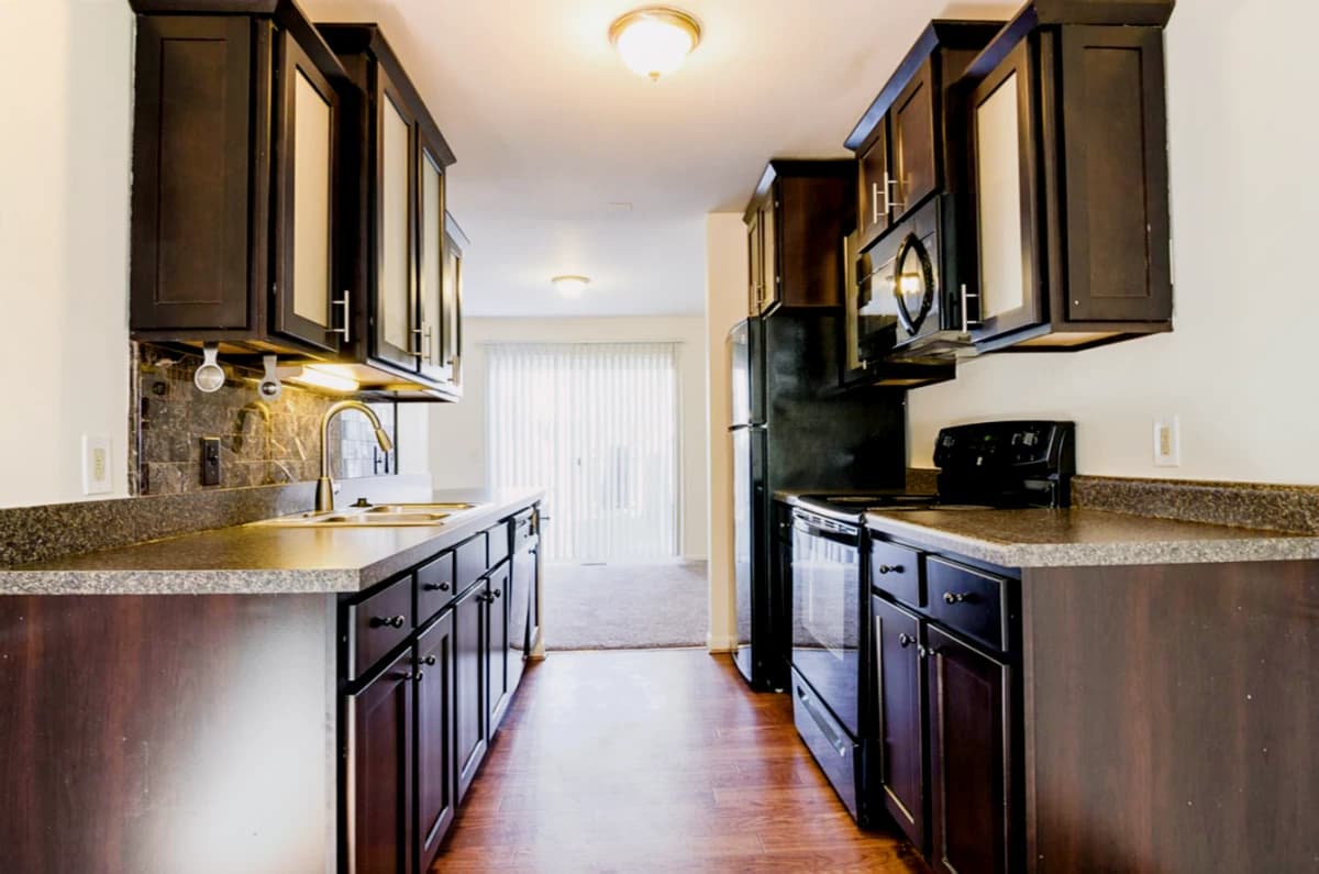 Carriage Hill East Apartments and Townhomes image