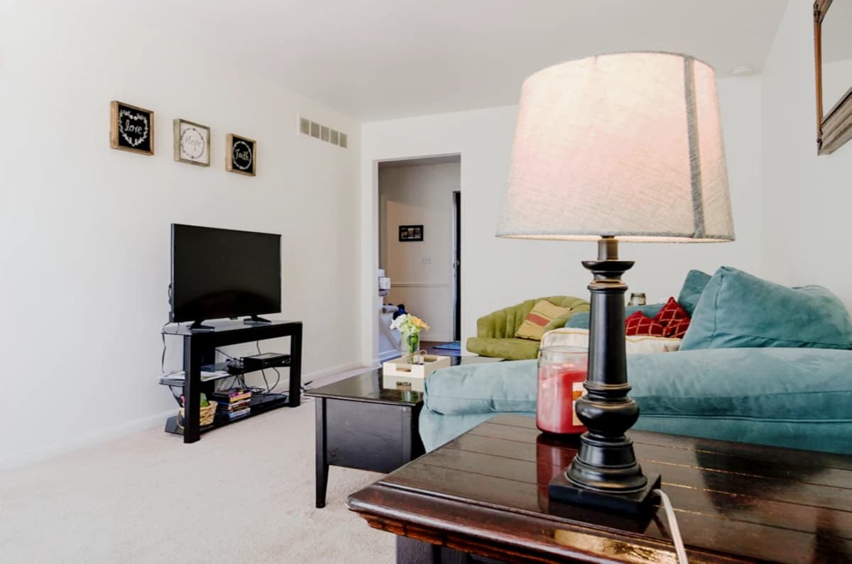 Carriage Hill East Apartments and Townhomes image