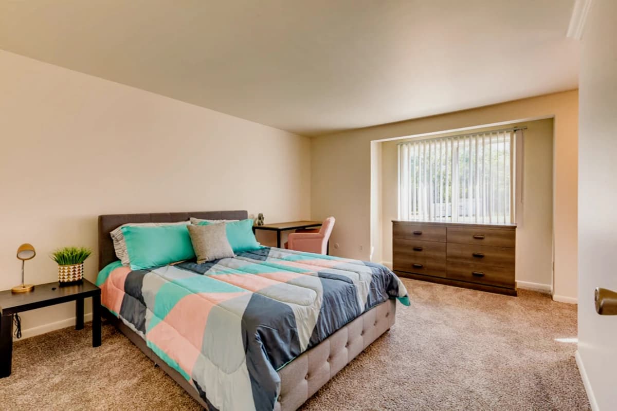 Carriage Hill East Apartments and Townhomes image