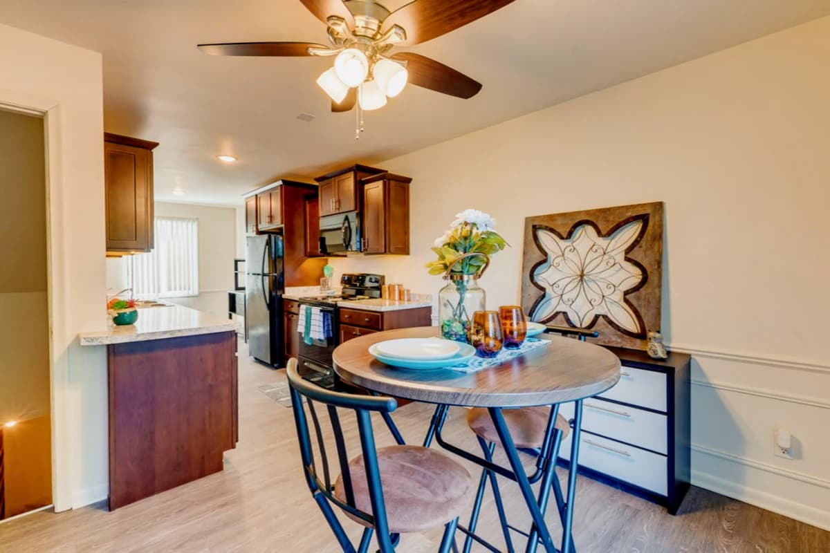 Carriage Hill East Apartments and Townhomes image