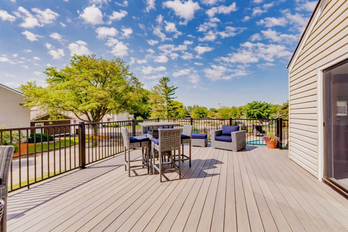 Carriage Hill East Apartments and Townhomes image