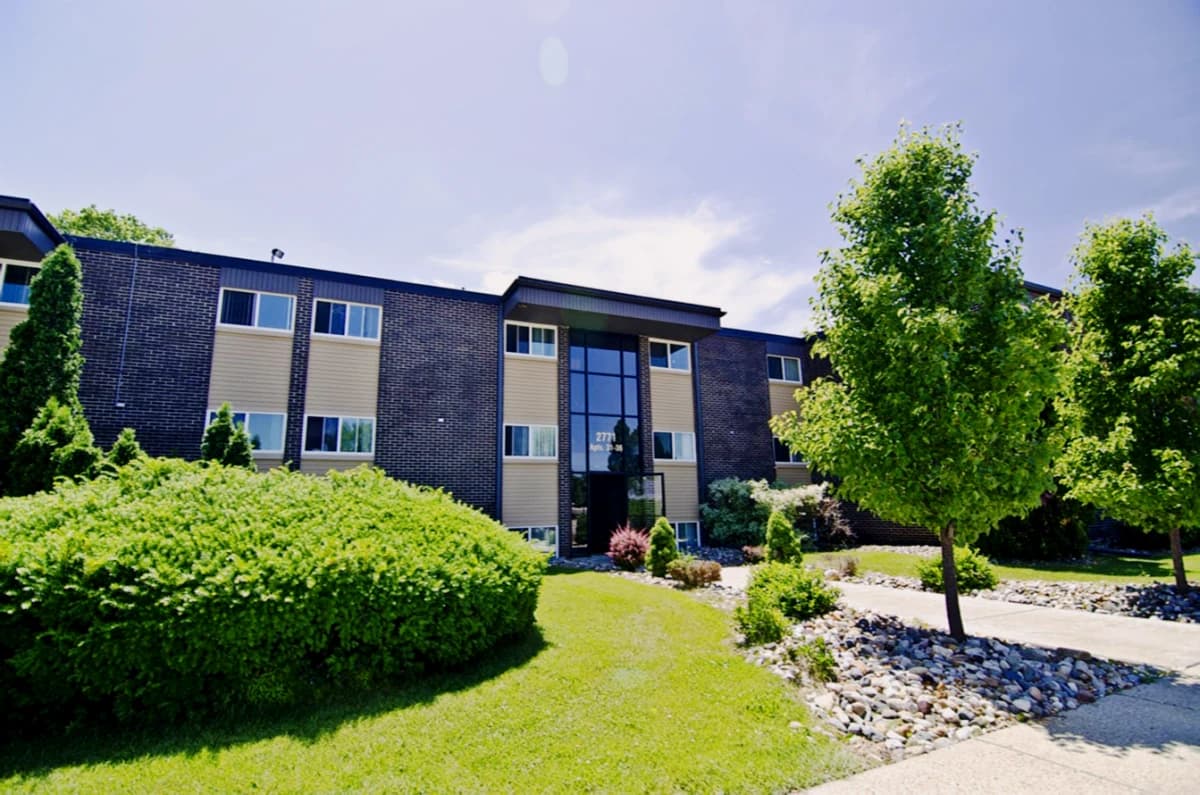 Collingwood Apartments image 2