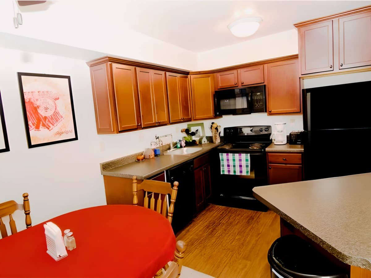 Courtyard Flatlets image 3
