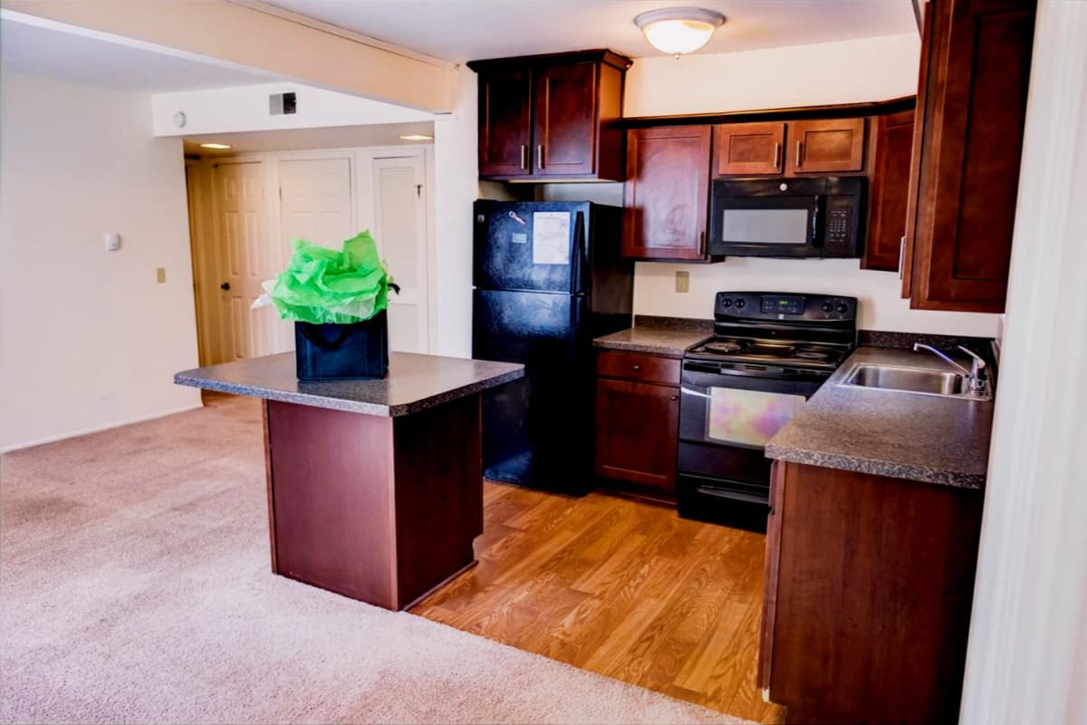 Courtyard Flatlets image